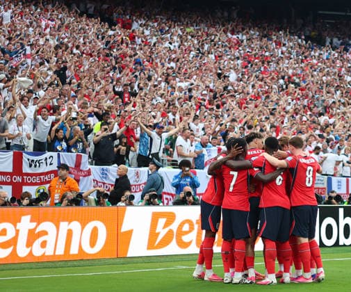June 27, 2026, Rutherford, New Jersey, USA: England celebrates a goal during the June 27th FIFA World Cup, WM, Weltmeisterschaft, Fussball 2026 matchup between Panama and England at MetLife Stadium in East Rutherford, New Jersey. FIFA World Cup 2026: Panama 0:2 England  - ZUMAs325 20260627_zsp_s325_149 Copyright: xJessxStilesx