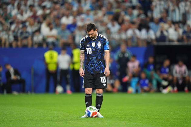 Jordan v Argentina - FIFA World Cup, WM, Weltmeisterschaft, Fussball 2026 - Group J ARLINGTON, USA - JUNE 27: Lionel Messi (10) of Argentina uses a freekick during the FIFA World Cup 2026 Group J match between Jordan and Argentina at Dallas Stadium in Dallas, United States on June 27, 2026. Hakan Akgun Anadolu Texas United States. Editorial use only. Please get in touch for any other usage.  Copyright: x2026xAnadoluxHakanxAkgunx