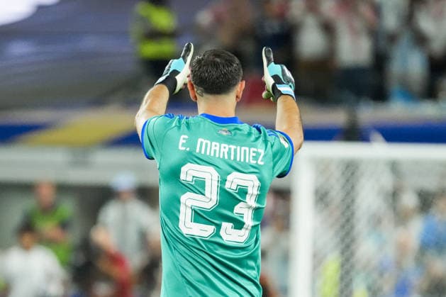Emiliano Martinez of Argentina gestures during a FIFA Men’s World Cup 2026 Group Stage football match between Jordan and Argentina at Dallas Stadium, in Arlington on June 27th 2026 (Photo by Alexandra Fechete SPP)  Copyright: xAlexandraxFechete SPPx Sportspressphoto_SPR178729