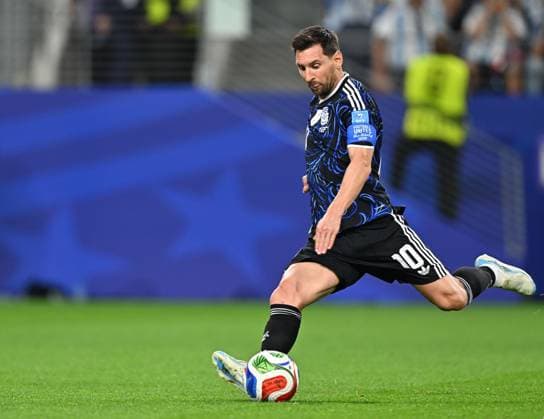 Jordan v Argentina - FIFA World Cup, WM, Weltmeisterschaft, Fussball 2026 - Group J DALLAS, USA JUNE 27, 2026: JArgentina s Lionel Messi ( 10) controls the ball during the FIFA World Cup 2026 Group Stage match between Argentina and Jordan at Hard Rock Stadium in Miami, Florida, USA, on June 27, 2026. DALLAS United States of America Copyright: x xwalidxibrahimx xJNAxPressx
