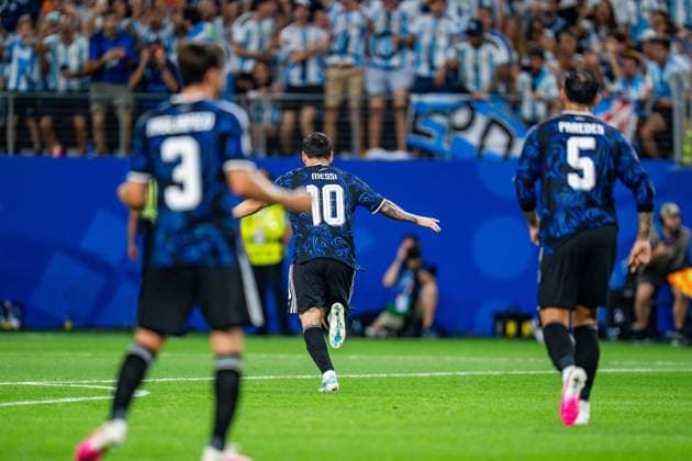 FIFA Fussball Weltmeisterschaft 2026, Gruppe J, Spiel 3, Jordan vs. Argentinien, 27.06.2026, Dallas Stadium Tor zum 1:3 durch Lionel Messi (Argentinien) *** 2026 FIFA World Cup, Group J, Match 3, Jordan vs. Argentina, June 27, 2026, Dallas Stadium; Goal to make it 1–3 by Lionel Messi (Argentina) Copyright: xBahhoxKarax