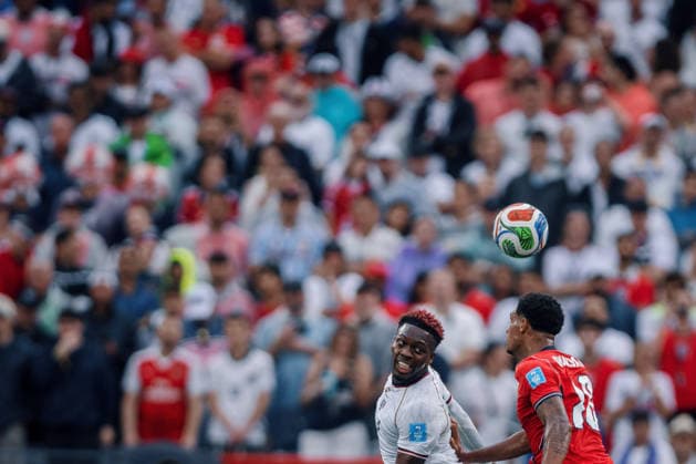Panama vs England NOVA JERSEY, NJ - 27.06.2026: PANAMA VS ENGLAND - Jose Luis Rodriguez of Panama challenges for the ball during the match between Panama and England, valid for the third round of the group stage of the 2026 World Cup, held at MetLife Stadium in New Jersey, United States. (Photo: Marcelo Machado de Melo Fotoarena) x2972916x  MarceloxMachadoxdexMelo