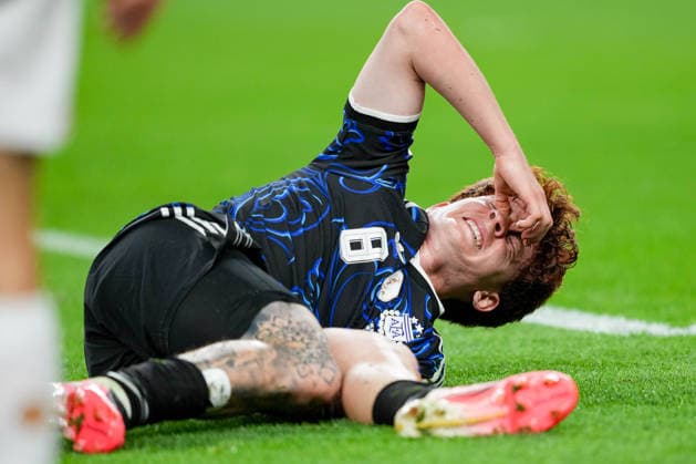 Valentin Barco (Argentinia) on the ground during the FIFA World Cup, WM, Weltmeisterschaft, Fussball 2026 Group J match between Jordan and Argentina at Dallas Stadium on June 27, 2026 in Dallas, United States. (Photo by Torbjorn Tande DeFodi Images) - *** Valentin Barco of Argentina on the field during the 2026 FIFA World Cup Group J match between Jordan and Argentina at Dallas Stadium on June 27, 2026, in Dallas, United States. Photo by Torbjorn Tande, DeFodi Images