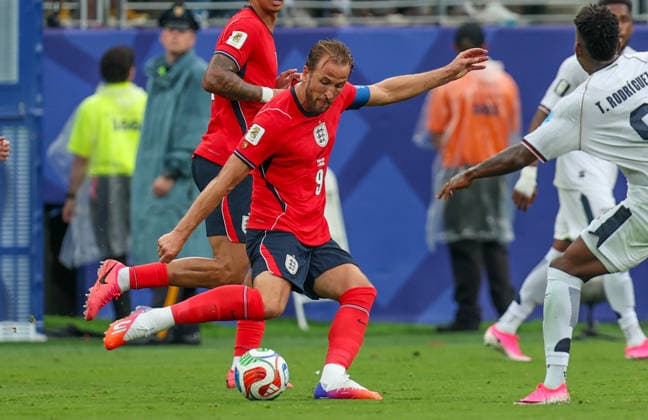 June 27, 2026: England forward Harry Kane (9) fires off a shot during a FIFA World Cup, WM, Weltmeisterschaft, Fussball match between Panama and England at New York New Jersey Stadium in East Rutherford, NJ. CSM East Rutherford United States of America - ZUMAc04_ 20260627_zma_c04_420 Copyright: xMikexLangishx