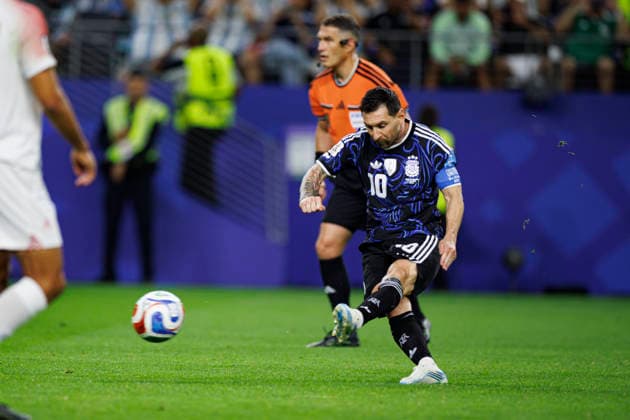 Lionel Leo Messi seen scoring goal during FIFA World Cup, WM, Weltmeisterschaft, Fussball 2026 game between national teams of Jordan and Argentina (Grzegorz Wajda Ball Raw Images) Arlington Dallas Stadium USA Copyright: xGrzegorzxWajdax grzegorzwajda_jordan_argentina_2526_8