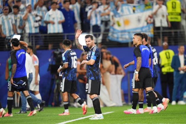 Jordan v Argentina - FIFA World Cup, WM, Weltmeisterschaft, Fussball 2026 - Group J ARLINGTON, USA - JUNE 27: Lionel Messi (10) of Argentina greets the fans after the FIFA World Cup 2026 Group J match between Jordan and Argentina at Dallas Stadium in Dallas, United States on June 27, 2026. Hakan Akgun Anadolu Texas United States. Editorial use only. Please get in touch for any other usage.  Copyright: x2026xAnadoluxHakanxAkgunx