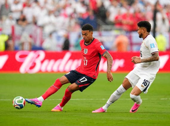 Morgan Rogers (England, 17) und Andres Andrade (Panama, 16) USA, FIFA Weltmeisterschaft, Panama vs England, East Rutherford, 27.06.2026 USA, FIFA Weltmeisterschaft, Panama vs England, East Rutherford, 27.06.2026 East Rutherford *** Morgan Rogers, England, 17, and Andres Andrade, Panama, 16, USA, FIFA World Cup, Panama vs. England, East Rutherford, June 27, 2026, USA, FIFA World Cup, Panama vs. England, East Rutherford, June 27, 2026, East Rutherford Copyright: xEibner-Pressefoto ScottxColemanx EP_SCN