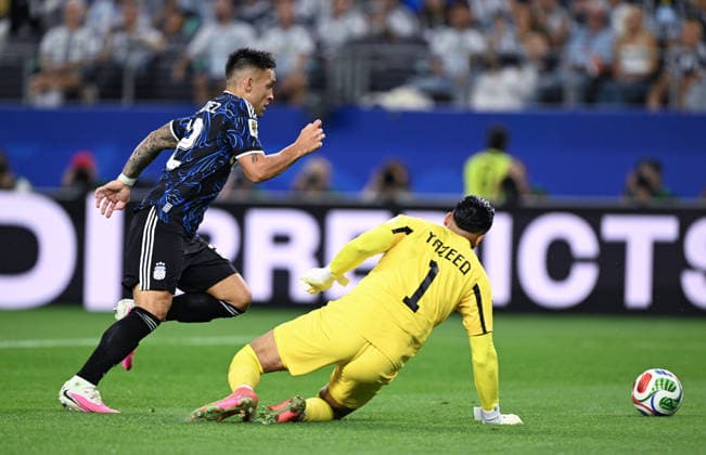 (260628) -- DALLAS, June 28, 2026 -- Yazeed Abulaila (R), goalkeeper of Jordan, competes during the group J match between Jordan and Argentina at the 2026 FIFA World Cup, WM, Weltmeisterschaft, Fussball at Dallas Stadium in Dallas, the United States, on June 27, 2026. ) (SP)U.S.-DALLAS-FOOTBALL-FIFA WORLD CUP-GROUP J-JOR VS ARG ChengxMin 