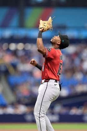 June 27, 2026, St. Petersburg, Florida, USA: Arizona Diamondbacks first baseman Lujames Groover (16) catches a fly ball off the bat of Tampa Bay Rays center fielder Cedric Mullins (31) in the second inning during an MLB, Baseball Herren, USA game on June 27, 2026 at Tropicana Field. The Rays beat the Diamondbacks 4-2. St. Petersburg USA - ZUMAh180 20260627_zsp_h180_053 Copyright: xKimxHukarix