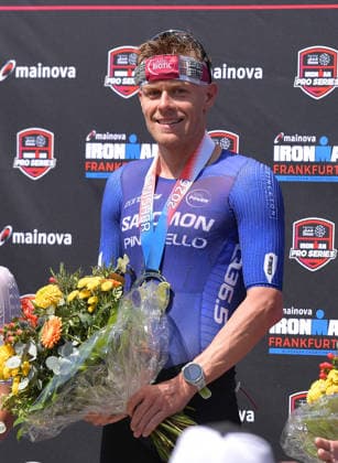 28.06.2026, xblx, Leichtathletik Ironman, Mainova IRONMAN European Championship, EM, Europameisterschaft Frankfurt 2026 v.l. Siegerehrung, Casper Stornes (NOR) (DFL DFB REGULATIONS PROHIBIT ANY USE OF PHOTOGRAPHS as IMAGE SEQUENCES and or QUASI-VIDEO) Frankfurt *** June 28, 2026, xblx, Track and Field Ironman, Mainova IRONMAN European Championship Frankfurt 2026 v l Award Ceremony, Casper Stornes NOR DFL DFB REGULATIONS PROHIBIT ANY USE OF PHOTOGRAPHS as IMAGE SEQUENCES and or QUASI-VIDEO Frankfurt