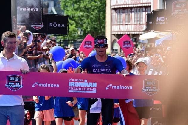 28.06.2026 xkhx Frankfurt am Main Mainova IRONMAN Frankfurt European Championship, EM, Europameisterschaft 2026 Im Ziel Platz 1 Sieger Casper Stornes 4:50:23 Stunden *** June 28, 2026 xkhx Frankfurt am Main Mainova IRONMAN Frankfurt European Championship 2026 At the finish line: 1st place, winner Casper Stornes, 4 hours, 50 minutes, 23 seconds