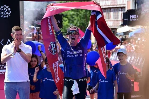 28.06.2026 xkhx Frankfurt am Main Mainova IRONMAN Frankfurt European Championship, EM, Europameisterschaft 2026 Im Ziel Platz 1 Sieger Casper Stornes 4:50:23 Stunden *** June 28, 2026 xkhx Frankfurt am Main Mainova IRONMAN Frankfurt European Championship 2026 At the finish line: 1st place, winner Casper Stornes, 4 hours, 50 minutes, 23 seconds