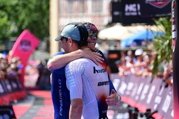 28.06.2026 xkhx Frankfurt am Main Mainova IRONMAN Frankfurt European Championship, EM, Europameisterschaft 2026 Im Ziel Glückwünsche Platz 1 Casper Stornes 4:50:23 Stunden Plat 2 Gustav Iden +2:14 *** June 28, 2026 xkhx Frankfurt am Main Mainova IRONMAN Frankfurt European Championship 2026 At the finish line: Congratulations to 1st place: Casper Stornes 4:50:23, 2nd place: Gustav Iden 2:14
