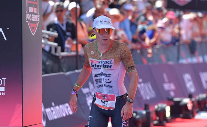 28.06.2026, xblx, Leichtathletik Ironman, Mainova IRONMAN European Championship, EM, Europameisterschaft Frankfurt 2026 v.l. Ziel, Jonas Hoffmann (DEU) (DFL DFB REGULATIONS PROHIBIT ANY USE OF PHOTOGRAPHS as IMAGE SEQUENCES and or QUASI-VIDEO) Frankfurt *** June 28, 2026, xblx, Track and Field Ironman, Mainova IRONMAN European Championship Frankfurt 2026 v l Finish Line, Jonas Hoffmann DEU DFL DFB REGULATIONS PROHIBIT ANY USE OF PHOTOGRAPHS as IMAGE SEQUENCES and or QUASI-VIDEO Frankfurt