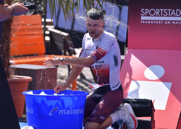 28.06.2026, xblx, Leichtathletik Ironman, Mainova IRONMAN European Championship, EM, Europameisterschaft Frankfurt 2026 v.l. Ziel, Jan Stratmann (DEU) (DFL DFB REGULATIONS PROHIBIT ANY USE OF PHOTOGRAPHS as IMAGE SEQUENCES and or QUASI-VIDEO) Frankfurt *** June 28, 2026, xblx, Track and Field Ironman, Mainova IRONMAN European Championship Frankfurt 2026 v l Finish Line, Jan Stratmann DEU DFL DFB REGULATIONS PROHIBIT ANY USE OF PHOTOGRAPHS as IMAGE SEQUENCES and or QUASI-VIDEO Frankfurt