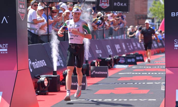 28.06.2026, xblx, Leichtathletik Ironman, Mainova IRONMAN European Championship, EM, Europameisterschaft Frankfurt 2026 v.l. Ziel, Jamie Riddle (ZAF) (DFL DFB REGULATIONS PROHIBIT ANY USE OF PHOTOGRAPHS as IMAGE SEQUENCES and or QUASI-VIDEO) Frankfurt *** June 28, 2026, xblx, Track and Field Ironman, Mainova IRONMAN European Championship Frankfurt 2026 v l Finish Line, Jamie Riddle ZAF DFL DFB REGULATIONS PROHIBIT ANY USE OF PHOTOGRAPHS as IMAGE SEQUENCES and or QUASI-VIDEO Frankfurt