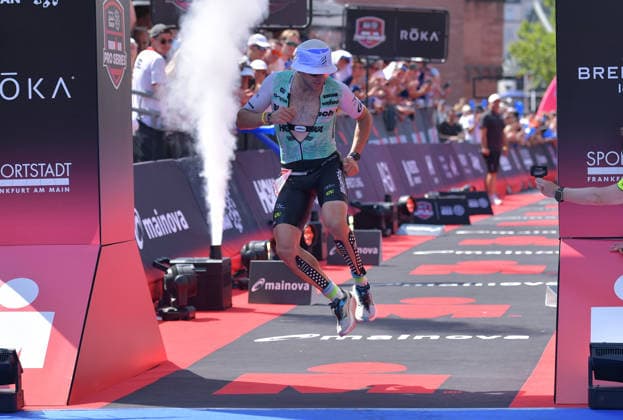 28.06.2026, xblx, Leichtathletik Ironman, Mainova IRONMAN European Championship, EM, Europameisterschaft Frankfurt 2026 v.l. Ziel, Antonio Benito Lopes (ESP) (DFL DFB REGULATIONS PROHIBIT ANY USE OF PHOTOGRAPHS as IMAGE SEQUENCES and or QUASI-VIDEO) Frankfurt *** June 28, 2026, xblx, Track and Field Ironman, Mainova IRONMAN European Championship Frankfurt 2026 v l Finish Line, Antonio Benito Lopes ESP DFL DFB REGULATIONS PROHIBIT ANY USE OF PHOTOGRAPHS as IMAGE SEQUENCES and or QUASI-VIDEO Frankfurt