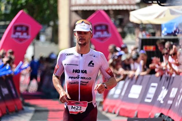 28.06.2026 xkhx Frankfurt am Main Mainova IRONMAN Frankfurt European Championship, EM, Europameisterschaft 2026 Im Ziel Jan Stratmann (GER) *** June 28, 2026 xkhx Frankfurt am Main Mainova IRONMAN Frankfurt European Championship 2026 At the finish line: Jan Stratmann GER