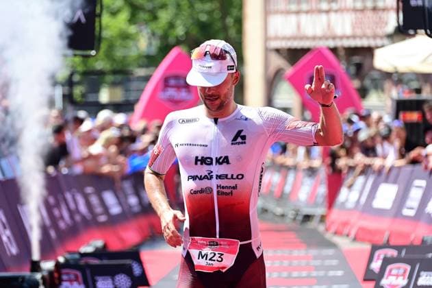 28.06.2026 xkhx Frankfurt am Main Mainova IRONMAN Frankfurt European Championship, EM, Europameisterschaft 2026 Im Ziel Jan Stratmann (GER) *** June 28, 2026 xkhx Frankfurt am Main Mainova IRONMAN Frankfurt European Championship 2026 At the finish line: Jan Stratmann (GER)