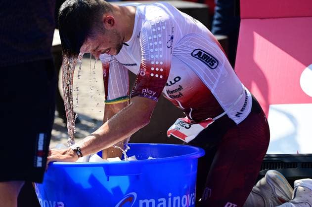 28.06.2026 xkhx Frankfurt am Main Mainova IRONMAN Frankfurt European Championship, EM, Europameisterschaft 2026 Im Ziel Jan Stratmann (GER) *** June 28, 2026 xkhx Frankfurt am Main Mainova IRONMAN Frankfurt European Championship 2026 At the finish line: Jan Stratmann (GER)