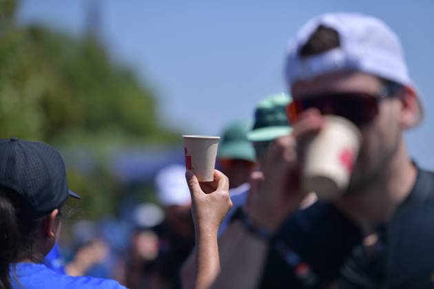 28.06.2026, xblx, Leichtathletik Ironman, Mainova IRONMAN European Championship, EM, Europameisterschaft Frankfurt 2026 v.l. Verpflegung, verpflegen, Wasser, trinken, (DFL DFB REGULATIONS PROHIBIT ANY USE OF PHOTOGRAPHS as IMAGE SEQUENCES and or QUASI-VIDEO) Frankfurt *** June 28, 2026, xblx, Track and Field Ironman, Mainova IRONMAN European Championship Frankfurt 2026 v l Refreshments, provide refreshments, water, drink, DFL DFB REGULATIONS PROHIBIT ANY USE OF PHOTOGRAPHS as IMAGE SEQUENCES and or QUASI-VIDEO Frankfurt
