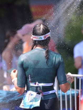 28.06.2026, xblx, Leichtathletik Ironman, Mainova IRONMAN European Championship, EM, Europameisterschaft Frankfurt 2026 v.l. Verpflegung, verpflegen, Wasser, trinken, Laufstrecke, Laufen, Lauf, Marathon, (DFL DFB REGULATIONS PROHIBIT ANY USE OF PHOTOGRAPHS as IMAGE SEQUENCES and or QUASI-VIDEO) Frankfurt *** June 28, 2026, xblx, Track and Field Ironman, Mainova IRONMAN European Championship Frankfurt 2026 v l Refreshments, provide refreshments, water, drink, running course, running, run, Marathon, DFL DFB REGULATIONS PROHIBIT ANY USE OF PHOTOGRAPHS as IMAGE SEQUENCES and or QUASI-VIDEO Frankfurt