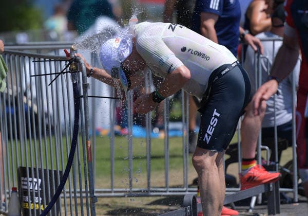 28.06.2026, xblx, Leichtathletik Ironman, Mainova IRONMAN European Championship, EM, Europameisterschaft Frankfurt 2026 v.l. Verpflegung, verpflegen, Wasser, trinken, Laufstrecke, Laufen, Lauf, Marathon, (DFL DFB REGULATIONS PROHIBIT ANY USE OF PHOTOGRAPHS as IMAGE SEQUENCES and or QUASI-VIDEO) Frankfurt *** June 28, 2026, xblx, Track and Field Ironman, Mainova IRONMAN European Championship Frankfurt 2026 v l Refreshments, provide refreshments, water, drink, running course, running, run, Marathon, DFL DFB REGULATIONS PROHIBIT ANY USE OF PHOTOGRAPHS as IMAGE SEQUENCES and or QUASI-VIDEO Frankfurt