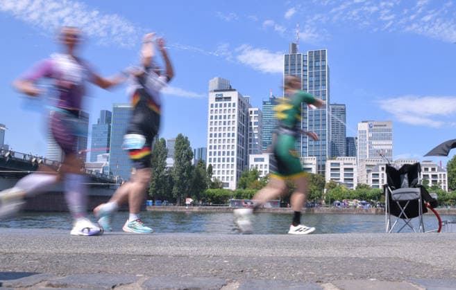 28.06.2026, xblx, Leichtathletik Ironman, Mainova IRONMAN European Championship, EM, Europameisterschaft Frankfurt 2026 v.l. Laufstrecke, Laufen, Lauf, Marathon, (DFL DFB REGULATIONS PROHIBIT ANY USE OF PHOTOGRAPHS as IMAGE SEQUENCES and or QUASI-VIDEO) Frankfurt *** June 28, 2026, xblx, Track and Field Ironman, Mainova IRONMAN European Championship Frankfurt 2026 v l Running Course, Running, Run, Marathon, DFL DFB REGULATIONS PROHIBIT ANY USE OF PHOTOGRAPHS as IMAGE SEQUENCES and or QUASI-VIDEO Frankfurt
