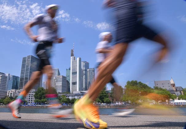 28.06.2026, xblx, Leichtathletik Ironman, Mainova IRONMAN European Championship, EM, Europameisterschaft Frankfurt 2026 v.l. Laufstrecke, Laufen, Lauf, Marathon, (DFL DFB REGULATIONS PROHIBIT ANY USE OF PHOTOGRAPHS as IMAGE SEQUENCES and or QUASI-VIDEO) Frankfurt *** June 28, 2026, xblx, Track and Field Ironman, Mainova IRONMAN European Championship Frankfurt 2026 v l Running Course, Running, Run, Marathon, DFL DFB REGULATIONS PROHIBIT ANY USE OF PHOTOGRAPHS as IMAGE SEQUENCES and or QUASI-VIDEO Frankfurt