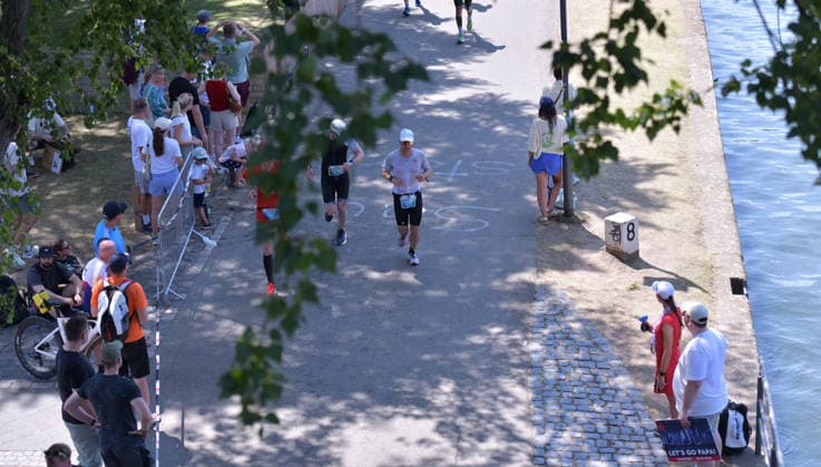 28.06.2026, xblx, Leichtathletik Ironman, Mainova IRONMAN European Championship, EM, Europameisterschaft Frankfurt 2026 v.l. Laufstrecke, Laufen, Lauf, Marathon, (DFL DFB REGULATIONS PROHIBIT ANY USE OF PHOTOGRAPHS as IMAGE SEQUENCES and or QUASI-VIDEO) Frankfurt *** June 28, 2026, xblx, Track and Field Ironman, Mainova IRONMAN European Championship Frankfurt 2026 v l Running Course, Running, Run, Marathon, DFL DFB REGULATIONS PROHIBIT ANY USE OF PHOTOGRAPHS as IMAGE SEQUENCES and or QUASI-VIDEO Frankfurt
