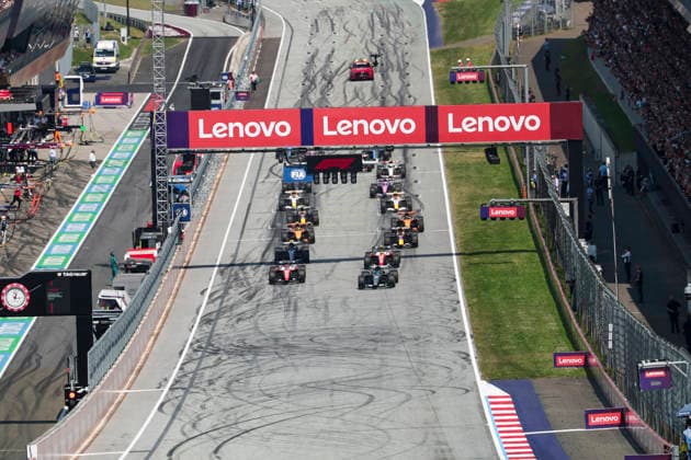 MOTORSPORTS, FORMULA 1 - GP of Austria 2026 SPIELBERG,AUSTRIA,28.JUN.26 - MOTORSPORTS, FORMULA 1 - Grand Prix of Austria, Red Bull Ring. Image shows George Russell (GBR Mercedes) leads at the start of the race.  GEPAxpictures xMatthiasxTrinkl