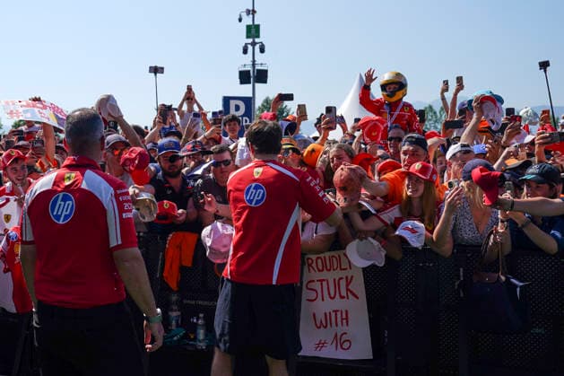 FORMULA ONE AUSTRIAN GRAND PRIX 2026 Charles Leclerc 16 (MON) Ferrari signs autographs for fans whilst arriving for race day during the Formula 1 Lenovo Austrian Grand Prix 2026, 8th round of the 2026 Formula 1 World Championship, WM, Weltmeisterschaft from 26th-28th June, 2026 at the Red Bull Ring, Spielberg, Austria. Credit: Robbie Hoad Every Second Media Editorial use only. All images are copyright Every Second Media Limited. No images may be reproduced without prior permission. Copyright: xIMAGO EveryxSecondxMediax ESM-2048-0402 RobbiexHoadx xEveryxSecondxMediax