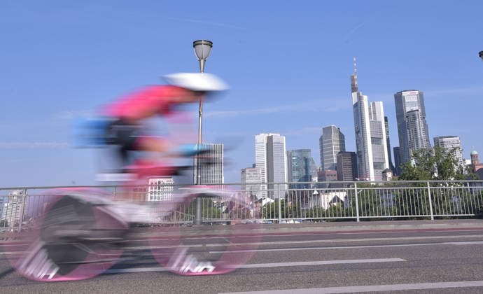 28.06.2026, xblx, Leichtathletik Ironman, Mainova IRONMAN European Championship, EM, Europameisterschaft Frankfurt 2026 v.l. Radstrecke, Rad, Radfahren (DFL DFB REGULATIONS PROHIBIT ANY USE OF PHOTOGRAPHS as IMAGE SEQUENCES and or QUASI-VIDEO) Frankfurt *** June 28, 2026, xblx, Track and Field Ironman, Mainova IRONMAN European Championship Frankfurt 2026 v l Bike Course, Bike, Cycling DFL DFB REGULATIONS PROHIBIT ANY USE OF PHOTOGRAPHS as IMAGE SEQUENCES and or QUASI-VIDEO Frankfurt