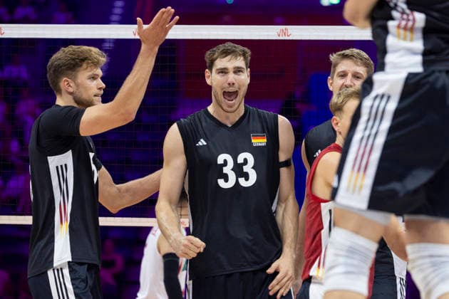 VNL China - Germany 28.06.2026 volleyball, Gliwice , Arena Pre Zero , Mens Volleyball Nations League 2026 FIVB VNL (siatkowka, Liga Narodow, Chiny - Niemcy ), game , match China - Germany image shows: Erik Rohrs (L) Simon Valentin Torwie (33) photo Katarzyna Plewczynska Fotostyk Copyright: xKatarzynaxPlewczynskax 20260628KAPL5881