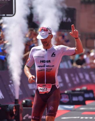 28.06.2026, xblx, Leichtathletik Ironman, Mainova IRONMAN European Championship, EM, Europameisterschaft Frankfurt 2026 v.l. Ziel, Jan Stratmann (DEU) (DFL DFB REGULATIONS PROHIBIT ANY USE OF PHOTOGRAPHS as IMAGE SEQUENCES and or QUASI-VIDEO) Frankfurt *** June 28, 2026, xblx, Track and Field Ironman, Mainova IRONMAN European Championship Frankfurt 2026 v l Finish Line, Jan Stratmann DEU DFL DFB REGULATIONS PROHIBIT ANY USE OF PHOTOGRAPHS as IMAGE SEQUENCES and or QUASI-VIDEO Frankfurt