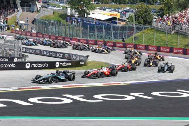 Start, George Russell (Mercedes-AMG Petronas 63), Charles Leclerc (Scuderia Ferrari HP 16), Lewis Hamilton (Scuderia Ferrari HP 44), Kimi Antonelli (Mercedes-AMG Petronas 12), Max Verstappen (Oracle Red Bull Racing 3), Lando Norris (McLaren Formula 1 Team 1), Oscar Piastri (McLaren Formula 1 Team 81), Rennen, Grosser Preis von Oesterreich, Motorsport, Herren, Formel 1, 28.06.2026 Spielberg Steiermark Oesterreich *** Start, George Russell, Mercedes AMG Petronas 63, Charles Leclerc, Scuderia Ferrari HP 16, Lewis Hamilton, Scuderia Ferrari HP 44, Kimi Antonelli, Mercedes AMG Petronas 12, Max Verstappen, Oracle Red Bull Racing 3, Lando Norris, McLaren Formula 1 Team 1, Oscar Piastri, McLaren Formula 1 Team 81, Race, Austrian Grand Prix, Motorsports, Men, Formula 1, June 28, 2026, Spielberg, Styria, Austria Copyright: xkolbert-press ChristianxKolbertx