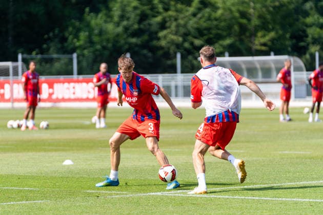 Jan Schoeppner (FC Heidenheim, 03) und Tim Siersleben (FC Heidenheim, 04), 1.FC Heidenheim, Trainingsauftakt, Fußball, 2. Bundesliga, Saison 2026 2027, 28.06.2026, 1.FC Heidenheim, Trikotvorstellung, Fußball, 2. Bundesliga, Saison 2026 2027, 28.06.2026 Heidenheim *** Jan Schoeppner, FC Heidenheim, 03, and Tim Siersleben, FC Heidenheim, 04, 1. FC Heidenheim, start of training, soccer, 2. Bundesliga, 2026–2027 season, June 28, 2026, 1 FC Heidenheim, jersey unveiling, soccer, 2. Bundesliga, 2026–2027 season, June 28, 2026, Heidenheim Copyright: xEibner-Pressefoto MaxxVogelx EP_MVL