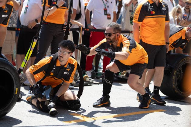 F1 Rolex Austrian Grand Prix - Pilots McLaren Mastercard F1 Team Mechanics during pit stop practices during the Austrian Grand Prix in Spielberg, Austria on June 28, 2026. Photo by Alessio De Marco ABACAPRESS.COM Spielberg Austria  Copyright: xDexMarcoxAlessio ABACAx