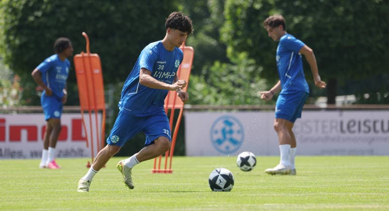 Stuttgart -Degerloch, Fußball SV Stuttgarter Kickers Trainingsauftakt, Neuzugang Leandro Mendes-Rangel (Kader U19) *** Stuttgart Degerloch, Soccer: SV Stuttgarter Kickers Kick Off Training, New Signing Leandro Mendes Rangel, U19 Roster