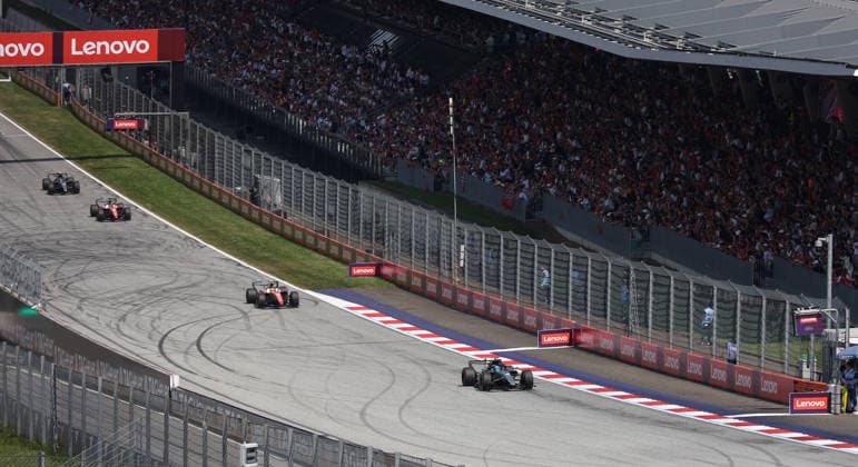 28.06.2026, Red Bull Ring, Spielberg, Formel 1 Großer Preis von Österreich 2026 , im Bild George Russell (GBR), Mercedes-AMG Petronas Formula One Team, Lewis Hamilton (GBR), Scuderia Ferrari HP, Charles Leclerc (MCO), Andrea Kimi Antonelli (ITA) (Photo by Alessandro Martellotta Hasan Bratic DeFodi Images) - *** June 28, 2026, Red Bull Ring, Spielberg, 2026 Formula 1 Austrian Grand Prix; pictured: George Russell (GBR), Mercedes AMG Petronas Formula One Team; Lewis Hamilton (GBR), Scuderia Ferrari HP; Charles Leclerc (MCO); Andrea Kimi Antonelli (ITA). Photo by Alessandro Martellotta, Hasan Bratic, DeFodi Images