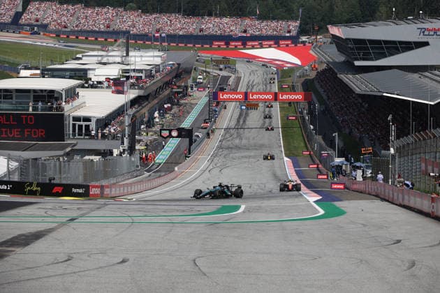 28.06.2026, Red Bull Ring, Spielberg, Formel 1 Großer Preis von Österreich 2026 , im Bild George Russell (GBR), Mercedes-AMG Petronas Formula One Team, Lewis Hamilton (GBR), Scuderia Ferrari HP, Max Verstappen (NLD), Oracle Red Bull Racing, Charles Leclerc (MCO) (Photo by Alessandro Martellotta Hasan Bratic DeFodi Images) - *** June 28, 2026, Red Bull Ring, Spielberg, 2026 Formula 1 Austrian Grand Prix; pictured: George Russell (GBR), Mercedes AMG Petronas Formula One Team; Lewis Hamilton (GBR), Scuderia Ferrari HP; Max Verstappen (NLD), Oracle Red Bull Racing, Charles Leclerc (MCO). Photo by Alessandro Martellotta, Hasan Bratic, DeFodi Images