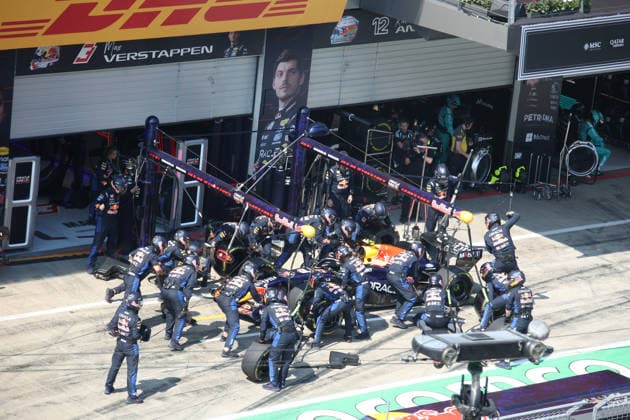 28.06.2026, Red Bull Ring, Spielberg, Formel 1 Großer Preis von Österreich 2026 , im Bild Boxenstop von Isack Hadjar (FRA), Oracle Red Bull Racing (Photo by Alessandro Martellotta Hasan Bratic DeFodi Images) - *** June 28, 2026, Red Bull Ring, Spielberg, 2026 Formula 1 Austrian Grand Prix; pictured: Isack Hadjar (FRA) during a pit stop, Oracle Red Bull Racing. Photo by Alessandro Martellotta, Hasan Bratic, DeFodi Images