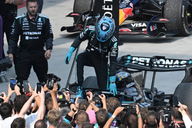 28.06.2026, xsvx, Motorsport FIA Formel 1, Grand Prix von Österreich v.l. George Russell (Mercedes AMG Petronas) Startnummer 63 jubelt ueber den Sieg (FIA REGULATIONS PROHIBIT ANY USE OF PHOTOGRAPHS as IMAGE SEQUENCES and or QUASI-VIDEO) Zeltweg-Spielberg *** June 28, 2026, xsvx, Motorsport FIA Formula 1, Austrian Grand Prix: George Russell of Mercedes AMG Petronas, car No. 63, celebrates his victory. FIA REGULATIONS PROHIBIT ANY USE OF PHOTOGRAPHS AS IMAGE SEQUENCES AND OR QUASI-VIDEO. Zeltweg, Spielberg