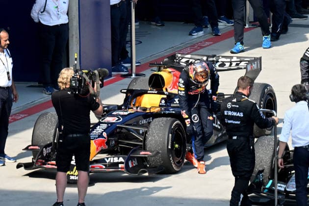 28.06.2026, xsvx, Motorsport FIA Formel 1, Grand Prix von Österreich v.l. Max Verstappen (Oracle Red Bull Racing) Startnummer 3 schaut auf seinen Füße (FIA REGULATIONS PROHIBIT ANY USE OF PHOTOGRAPHS as IMAGE SEQUENCES and or QUASI-VIDEO) Zeltweg-Spielberg *** June 28, 2026, xsvx, Motorsport FIA Formula 1, Austrian Grand Prix: Max Verstappen of Oracle Red Bull Racing, car number 3, looks down at his feet. FIA REGULATIONS PROHIBIT ANY USE OF PHOTOGRAPHS AS IMAGE SEQUENCES AND OR QUASI-VIDEO. Zeltweg Spielberg