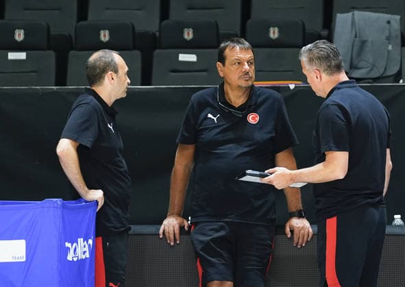 Turkish National Basketball Team training session ahead of FIBA World Cup Qualifiers ISTANBUL, TURKIYE - JUNE 28: Head coach Ergin Ataman (C) is seen during a training session of the Turkish National Men s Basketball Team ahead of their upcoming matches against Bosnia and Herzegovina, and Switzerland for the 2027 FIBA Basketball World Cup European Qualifiers, at Besiktas GAIN Sports Complex in Istanbul, Turkiye on June 28, 2026. The first 10 minutes of the practice session, which included passing and warm-up drills, were open to the press. Esra Bilgin Anadolu Istanbul Turkey. Editorial use only. Please get in touch for any other usage.  Copyright: x2026xAnadoluxEsraxBilginx
