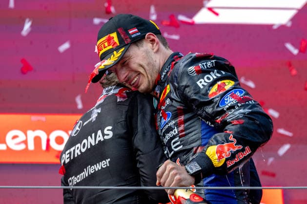 MOTORSPORTS, FORMULA 1 - GP of Austria 2026 SPIELBERG,AUSTRIA,28.JUN.26 - MOTORSPORTS, FORMULA 1 - Grand Prix of Austria, Red Bull Ring. Image shows Max Verstappen (NED Red Bull Racing) and Andrea Kimi Antonelli (ITA Mercedes).  GEPAxpictures xGabrielxLopez