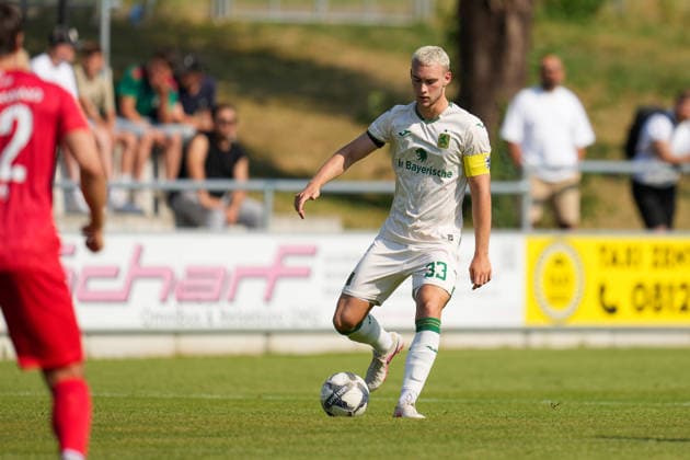 Fußball - Herren - Testspiel - Saison 2026 2027 - 28.06.2026 - FC Schwaig - TSV 1860 Muenchen Lasse Faßmann von TSV 1860 München spielt den Ball Oberding NGL Arena Bayern Deutschland *** Men s Soccer Friendly Match, 2026–2027 Season, June 28, 2026: FC Schwaig vs. TSV 1860 Munich; Lasse Faßmann of TSV 1860 Munich kicks the ball at the Oberding NGL Arena in Bavaria, Germany