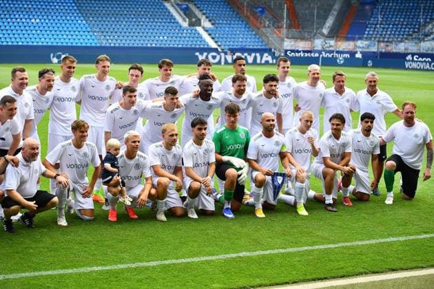 VfL Bochum - Vonovia Allstars ** NUR FÜR REDAKTIONELLE ZWECKE ** EDITORIAL USE ONLY **<p>Fußball Testspiel: VfL Bochum - Vonovia Allstars am 28.06.2026 im Vonovia Ruhrstadion Teamfoto Vonovia Allstars Deutschland Nordrhein Westfalen Bochum Copyright: ThorstenxTillmann *** VfL Bochum Vonovia Allstars ** FOR EDITORIAL USE ONLY ** EDITORIAL USE ONLY ** p Soccer Friendly Match: VfL Bochum vs. Vonovia Allstars on June 28, 2026, at the Vonovia Ruhrstadion. Team photo: Vonovia Allstars, Germany, North Rhine-Westphalia, Bochum. Copyright ThorstenxTillmann Copyright: ThorstenxTillmann doc86hiny19o8ppuar5dzo ,EDITORIAL USE ONLY
