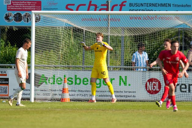 Fußball - Herren - Testspiel - Saison 2026 2027 - 28.06.2026 - FC Schwaig - TSV 1860 Muenchen Paul Bachmann von TSV 1860 München reagiert auf das Geschehen Oberding NGL Arena Bayern Deutschland *** Men s Soccer Friendly Match, 2026–2027 Season, June 28, 2026: FC Schwaig vs. TSV 1860 Munich. Paul Bachmann of TSV 1860 Munich reacts to the action at the Oberding NGL Arena in Bavaria, Germany