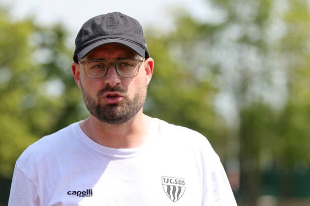28.06.2026, Fußball, Testspiel, Saison 2026 2027: TSV Abtswind - FC Schweinfurt 05 Trainer Jan Gernlein (FC Schweinfurt 05), Einzelbild Abtswind Kräuter Mix Arena Bayern Unterfranken Deutschland *** June 28, 2026, Soccer, Friendly Match, 2026–2027 Season, TSV Abtswind vs. FC Schweinfurt 05, Coach Jan Gernlein (FC Schweinfurt 05), Single image, Abtswind Kräuter Mix Arena, Bavaria, Lower Franconia, Germany
